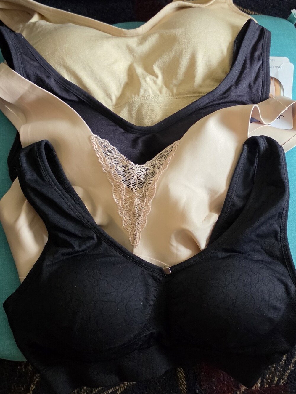 Set Of  4 Seamless Comfort Bra - Black & Nude